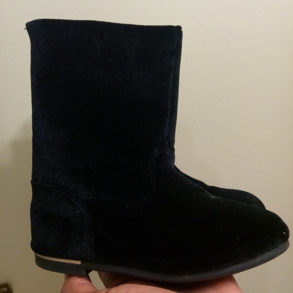 Black zipper boots